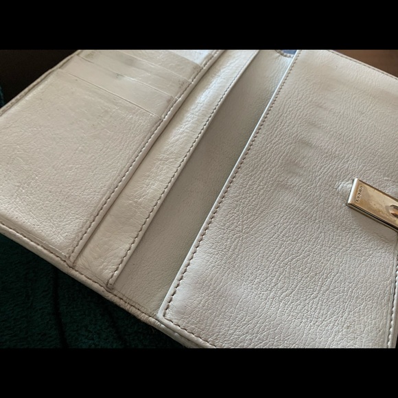 💥 Vintage Gucci White Leather  Wallet - Picture 8 of 8